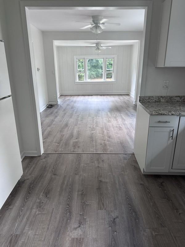 712 Glen Rd - Photo 2 of 16