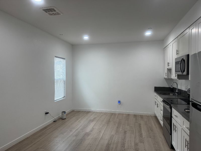 532 Cesar E Chavez Pkwy #B - Photo 6 of 21