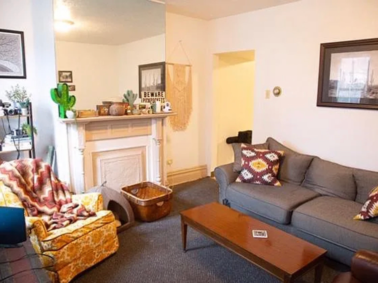 4637 Plummer St - Photo 4 of 17