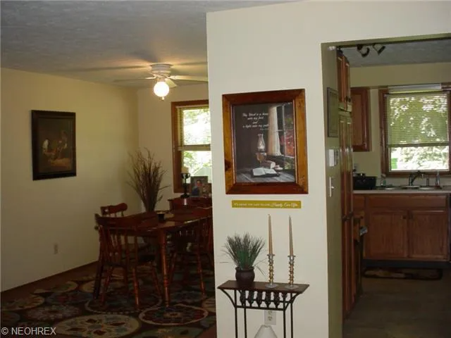 6685 Ravenwood Ave Nw - Photo 3 of 4