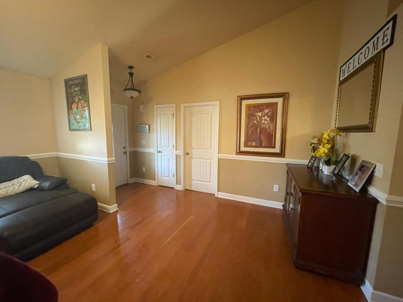 879 Vandenburg Dr - Photo 4 of 10