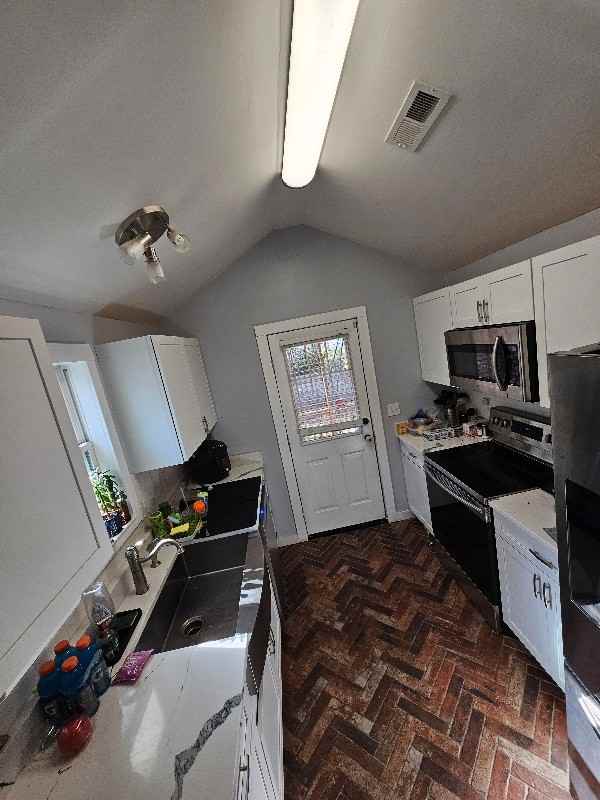 2104 Razorback Ln - Photo 6 of 9