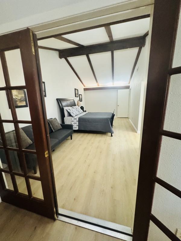 8339 Thorncliff Dr - Photo 3 of 6