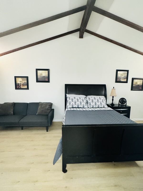 8339 Thorncliff Dr - Photo 4 of 6