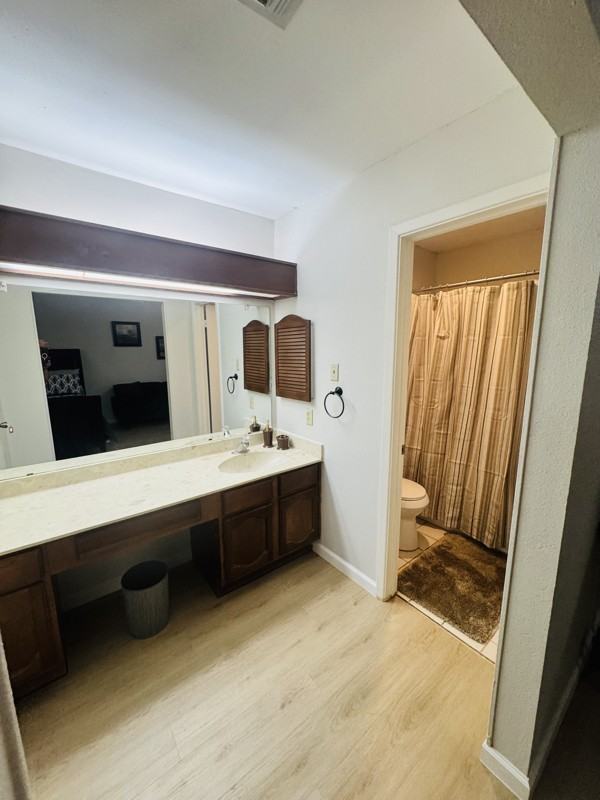 8339 Thorncliff Dr - Photo 5 of 6