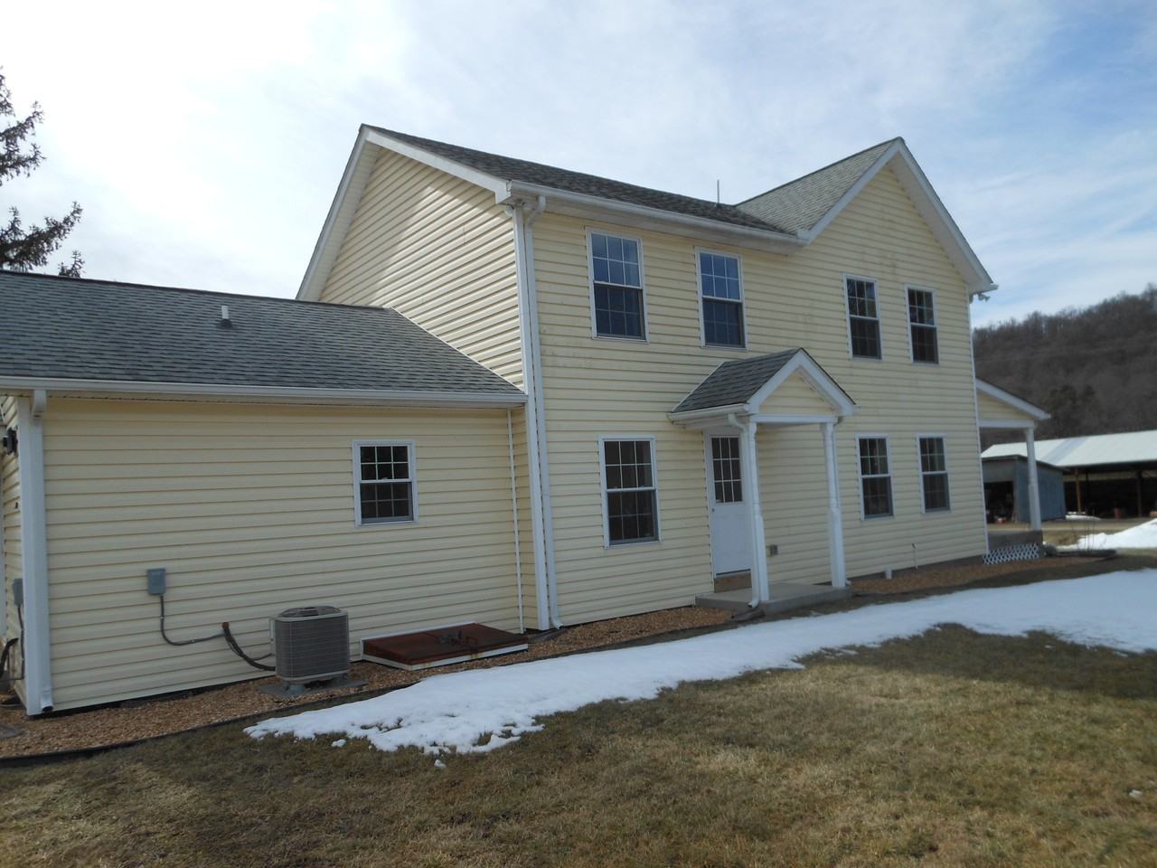 592 S Sleepy Creek Rd - Photo 3 of 22