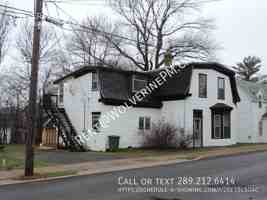 featured image of 409 Pleasant St #B