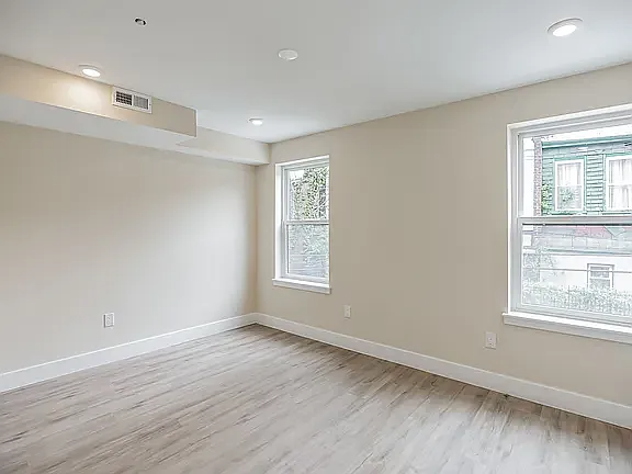 3415 N 19th St #11 - Photo 2 of 4