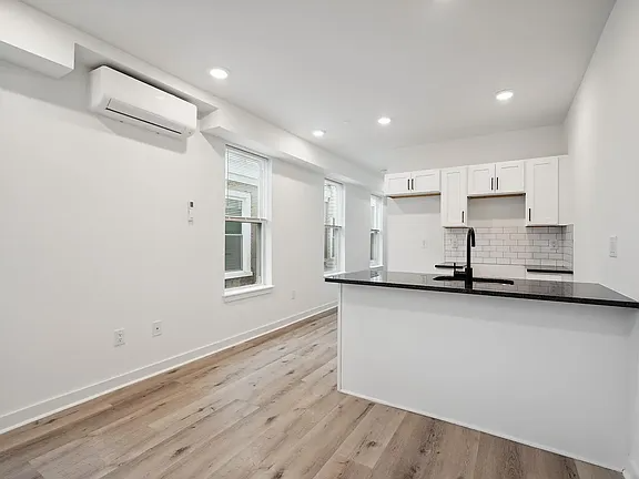 3458 Frankford Ave #10 - Photo 3 of 10