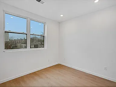 5540 Bloyd St #10 - Photo 4 of 16