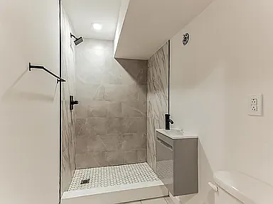 5540 Bloyd St #10 - Photo 5 of 16