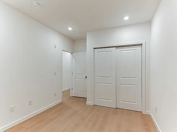 5540 Bloyd St #10 - Photo 7 of 16