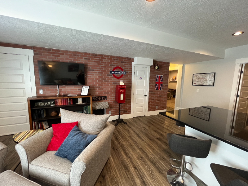 364 W Clark Cir - Photo 4 of 19