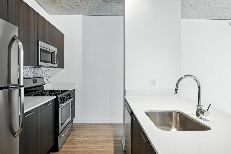 1369 S Wabash Ave - Photo 4 of 19