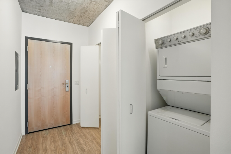 1369 S Wabash Ave - Photo 5 of 19