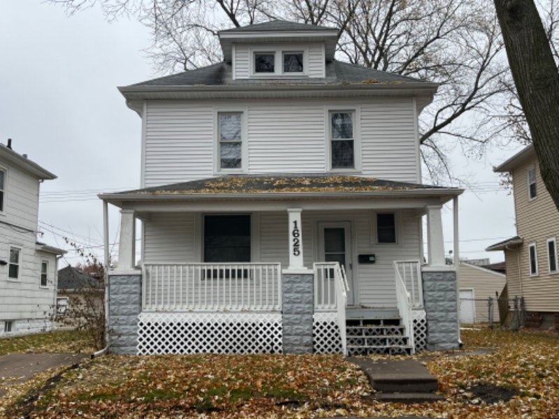 1625 37th St - Photo 3 of 20