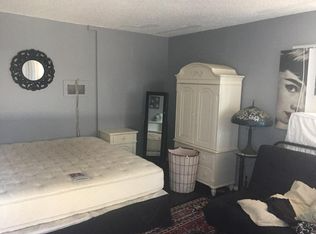 5921 Cahuenga Blvd #1 - Photo 7 of 17