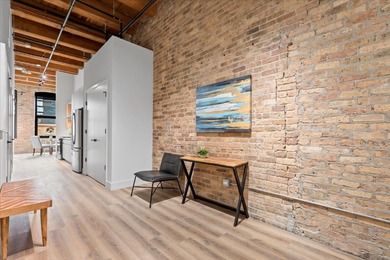 143 W Ohio St - Photo 6 of 16