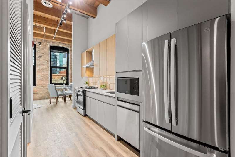 143 W Ohio St - Photo 7 of 16