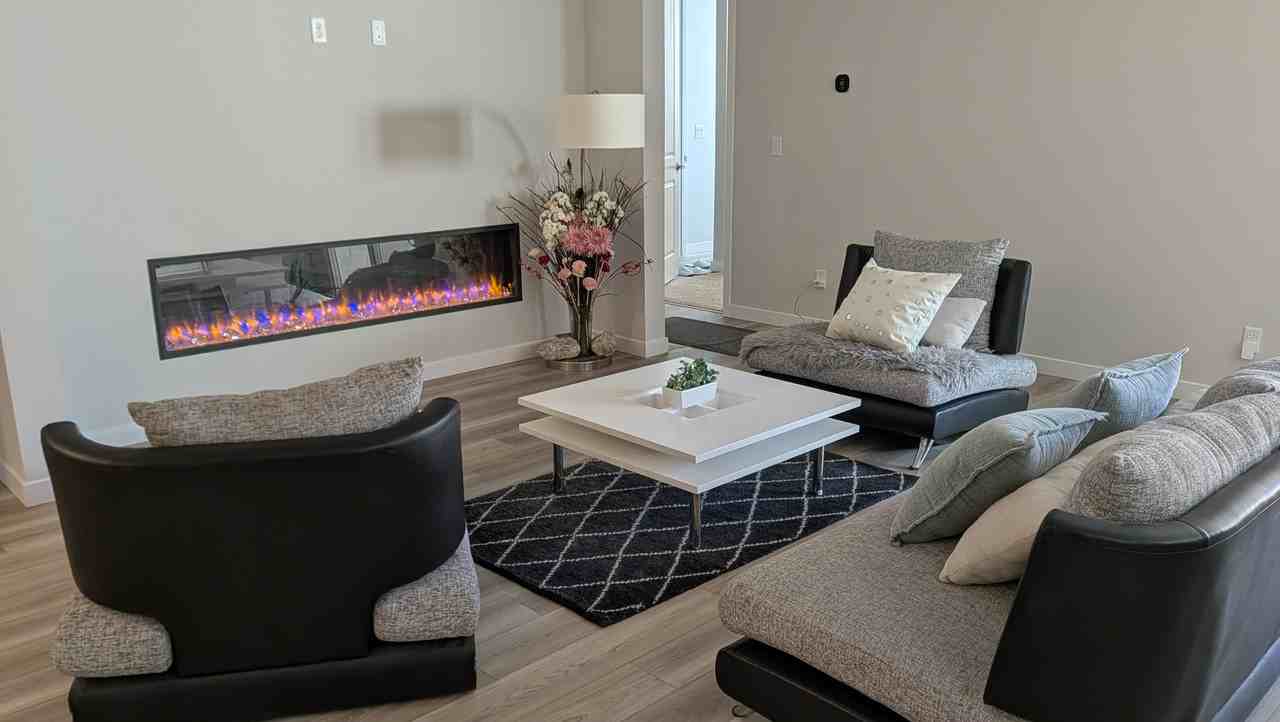 8465 Vanhoy Creek Street - Photo 3 of 10