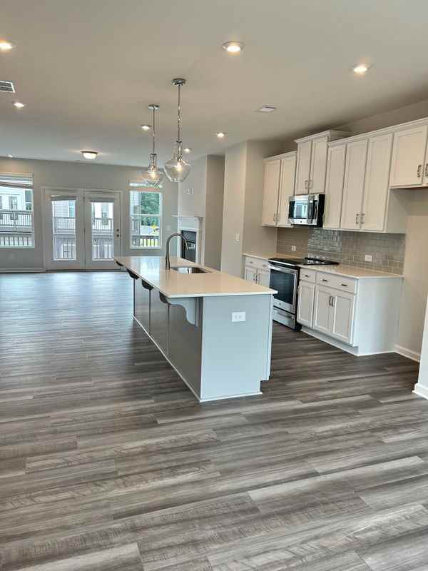 709 Payton Ln - Photo 5 of 29