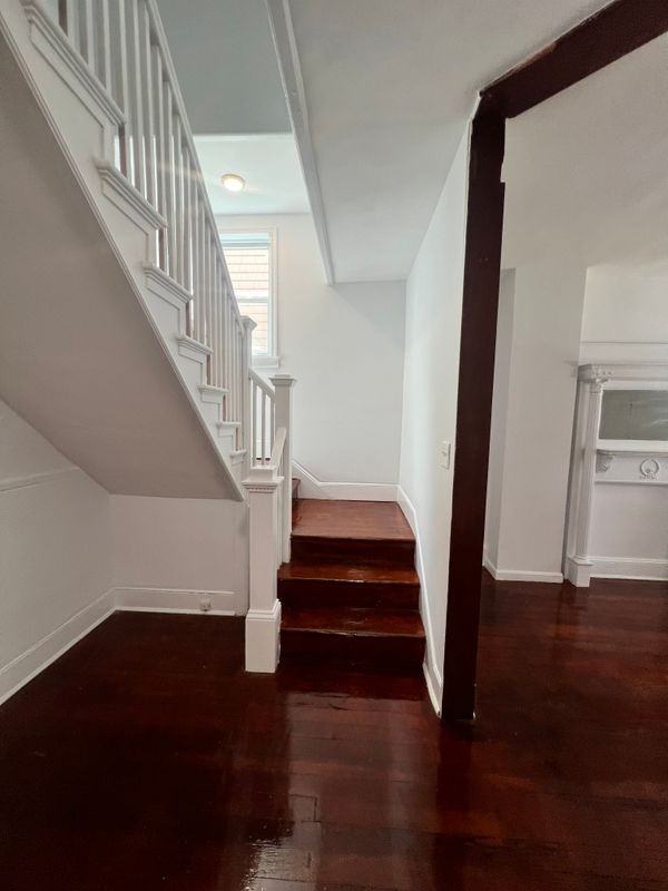 323 Collins Ave - Photo 7 of 19