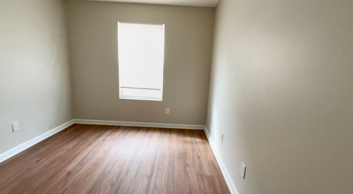 8570 Oakley Cir - Photo 4 of 23