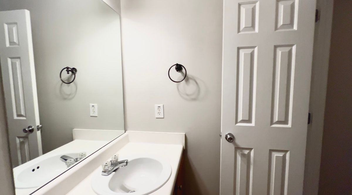 8570 Oakley Cir - Photo 5 of 23