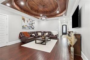 8541 Victory Dr - Photo 3 of 13