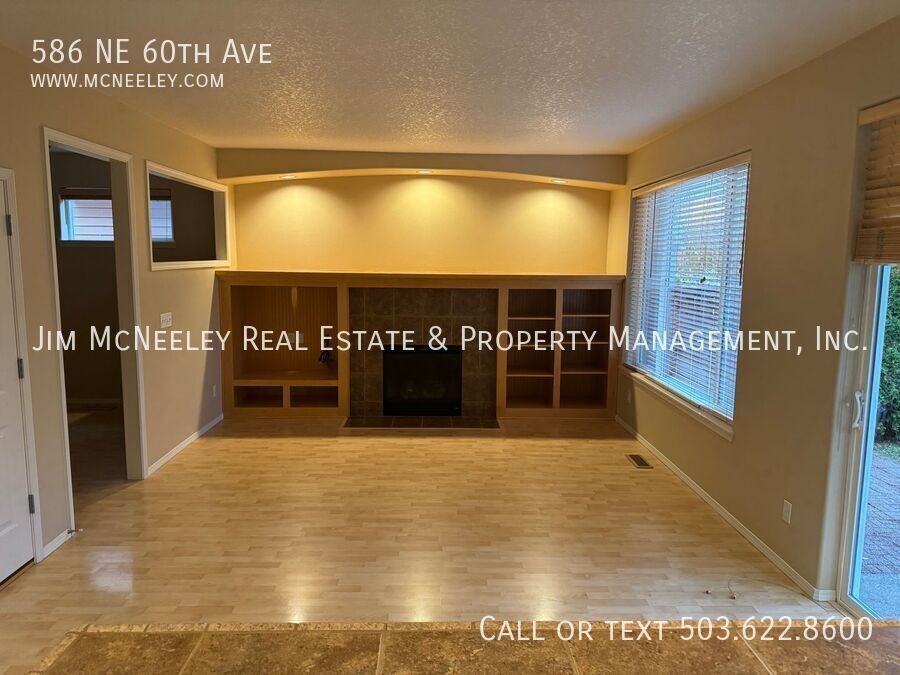 586 Ne 60th Ave - Photo 4 of 20