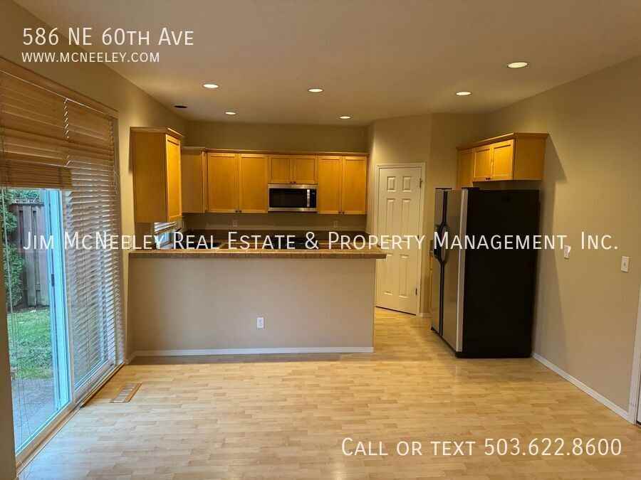 586 Ne 60th Ave - Photo 7 of 20