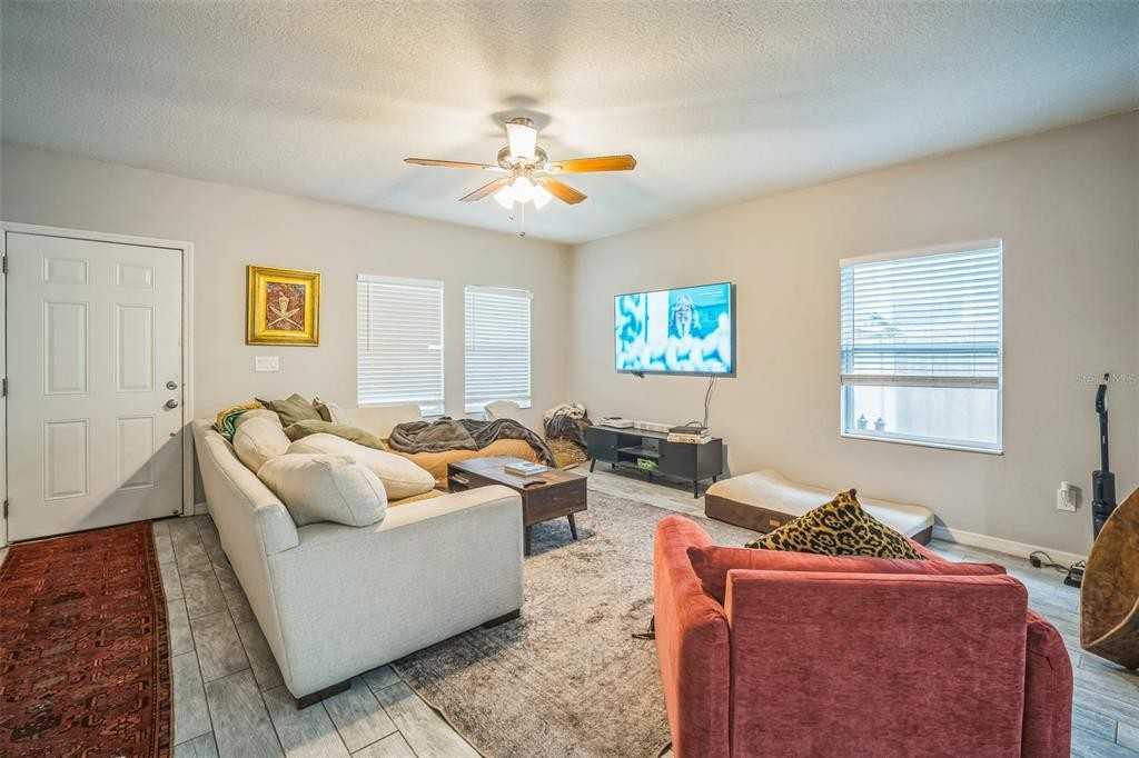 3610 N Tampa St #3610 - Photo 6 of 31