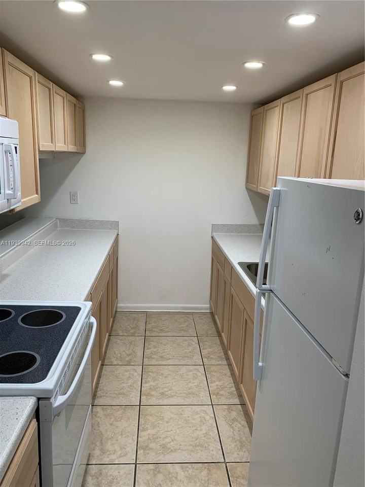 1820 N Congress Ave #1820-101 - Photo 6 of 19