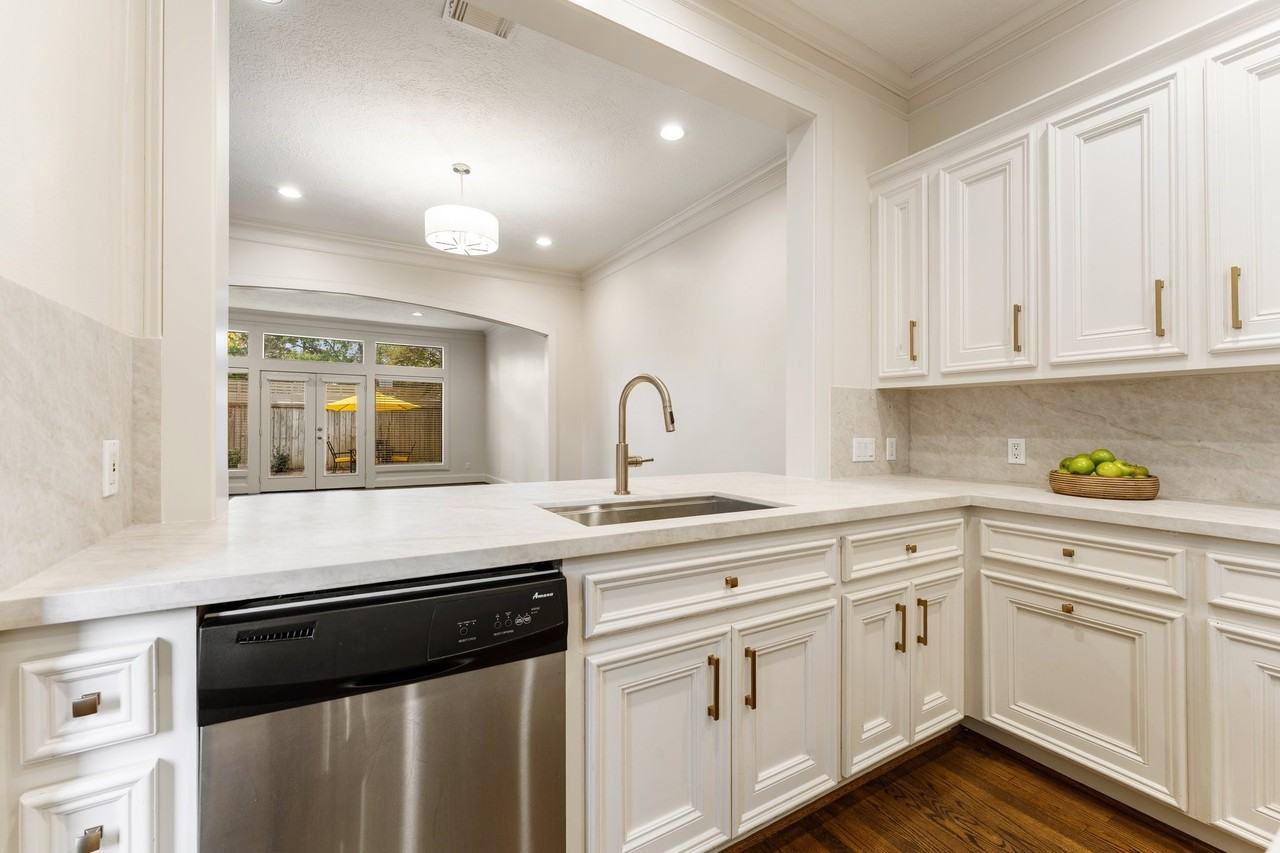 5422 Gibson St #5422A - Photo 4 of 42