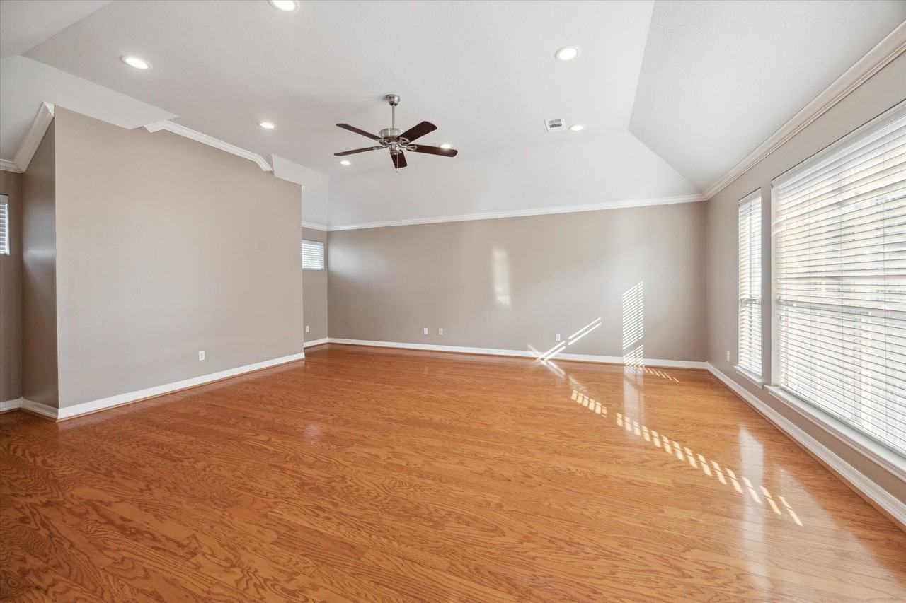 5413 Lillian St #5413 - Photo 4 of 12