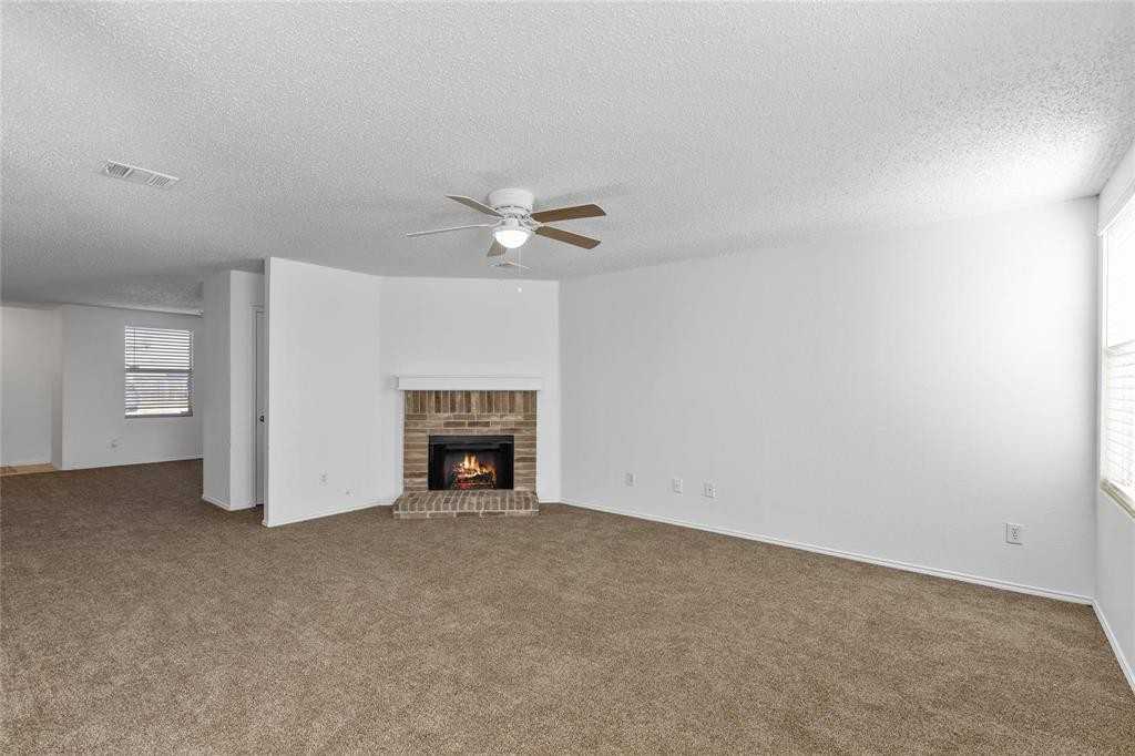 1628 Fieldstone Dr #1628 - Photo 3 of 32