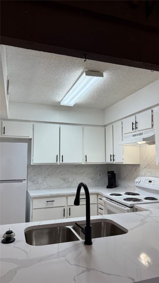 12922 Wirevine Ln #12922 - Photo 5 of 49