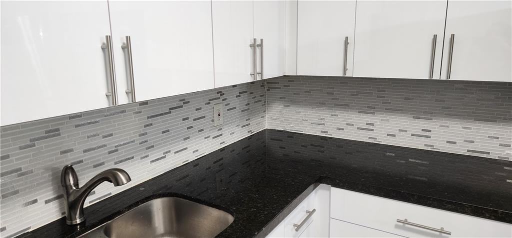 900 Sw 11th St #900-3 - Photo 4 of 15