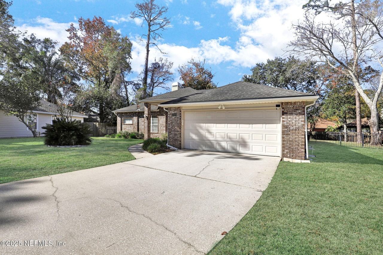 2004 Water Crest Dr #2004