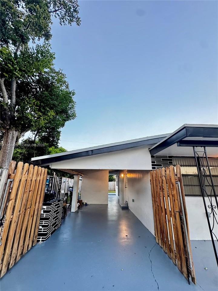 6137 Dewey St #6137-6137 - Photo 3 of 15