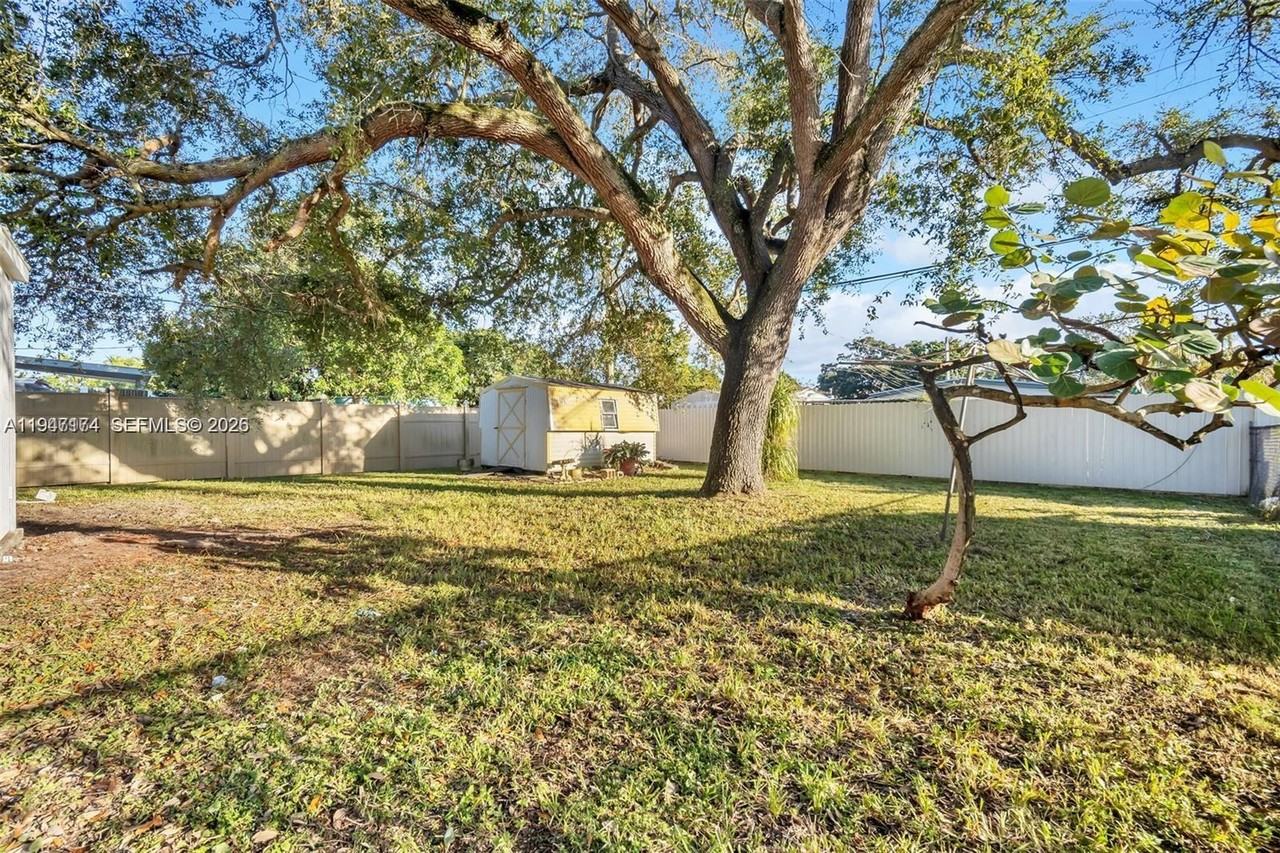 6326 Sw 24th St #6326 - Photo 3 of 14