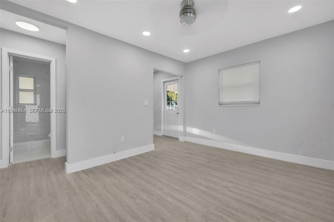 6326 Sw 24th St #6326 - Photo 5 of 14