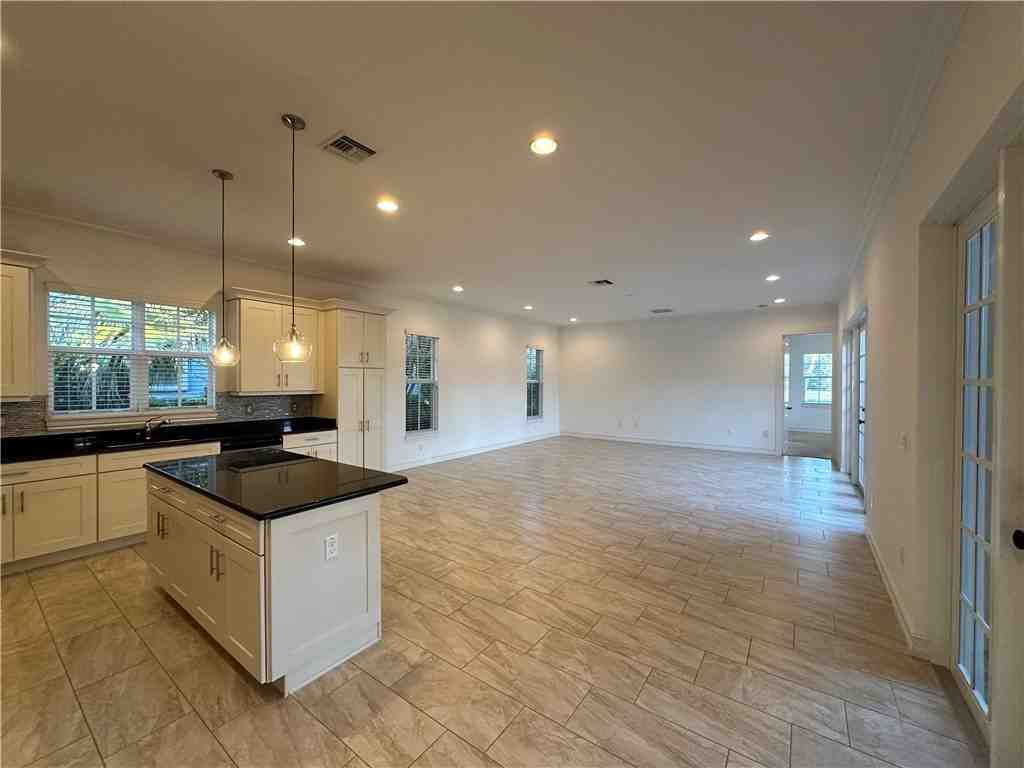 6430 Montserrat Dr #6430