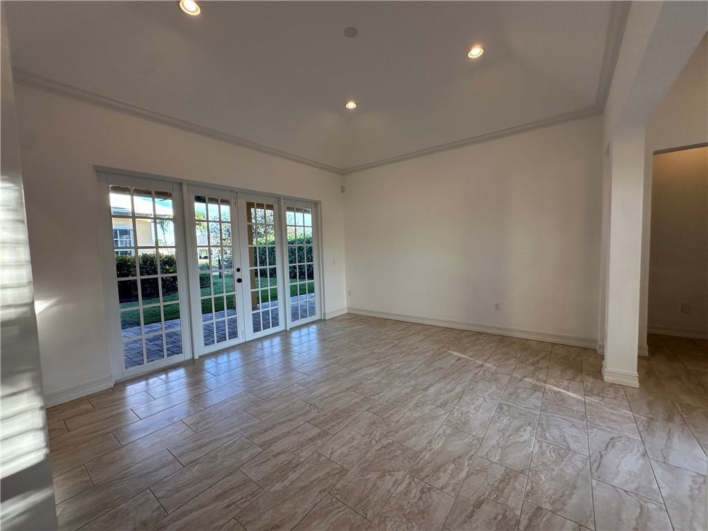 6430 Montserrat Dr #6430 - Photo 6 of 33