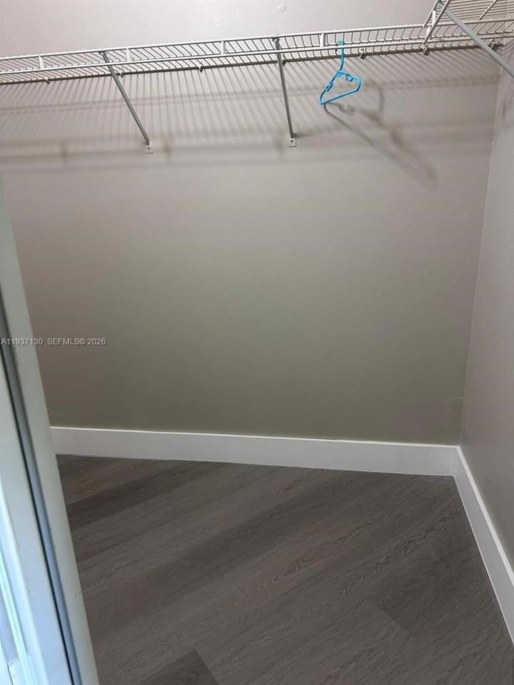 2246 Se 27th Dr #2246204D - Photo 5 of 34