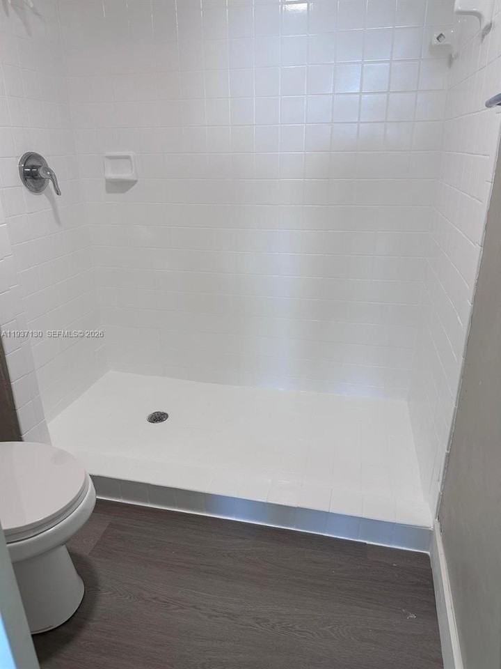 2246 Se 27th Dr #2246204D - Photo 7 of 34