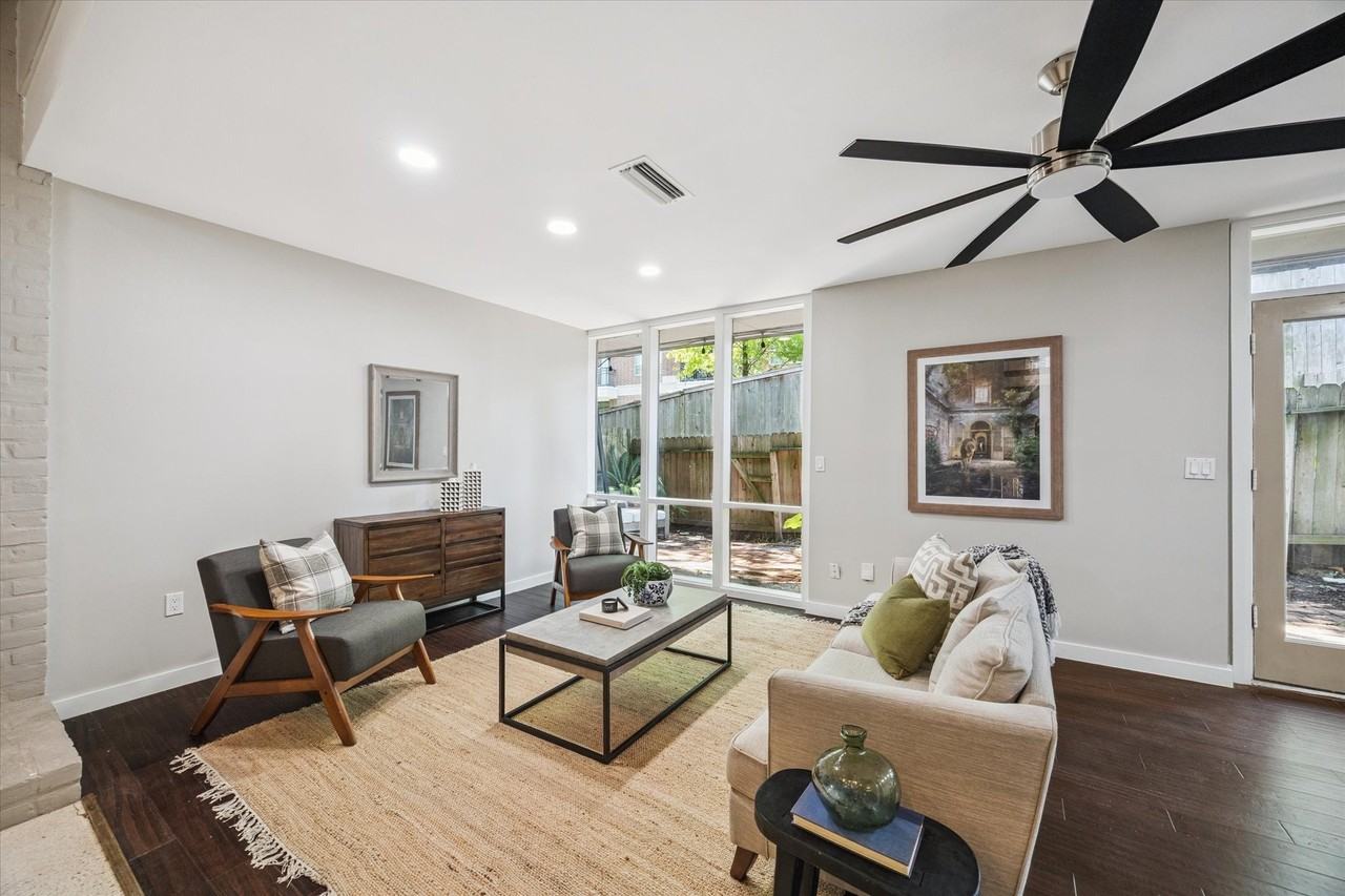 5242 Memorial Dr #5242 - Photo 3 of 16