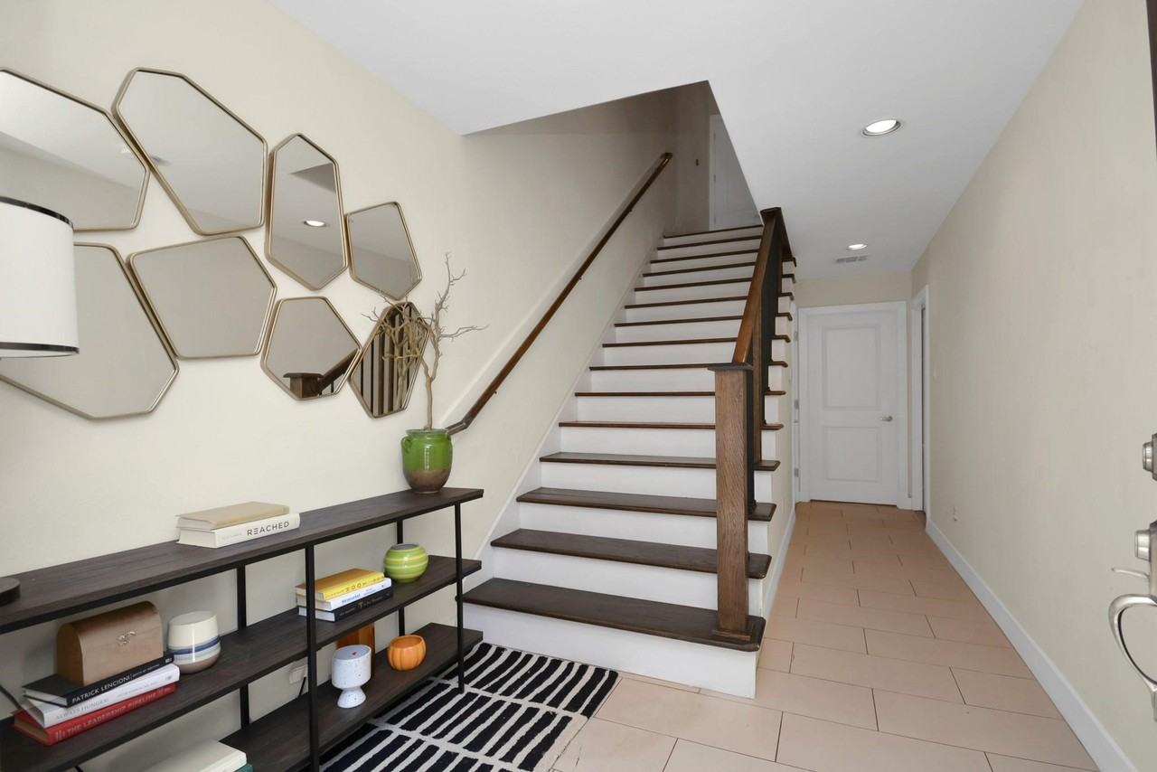 4608 Nett St #4608D - Photo 2 of 47