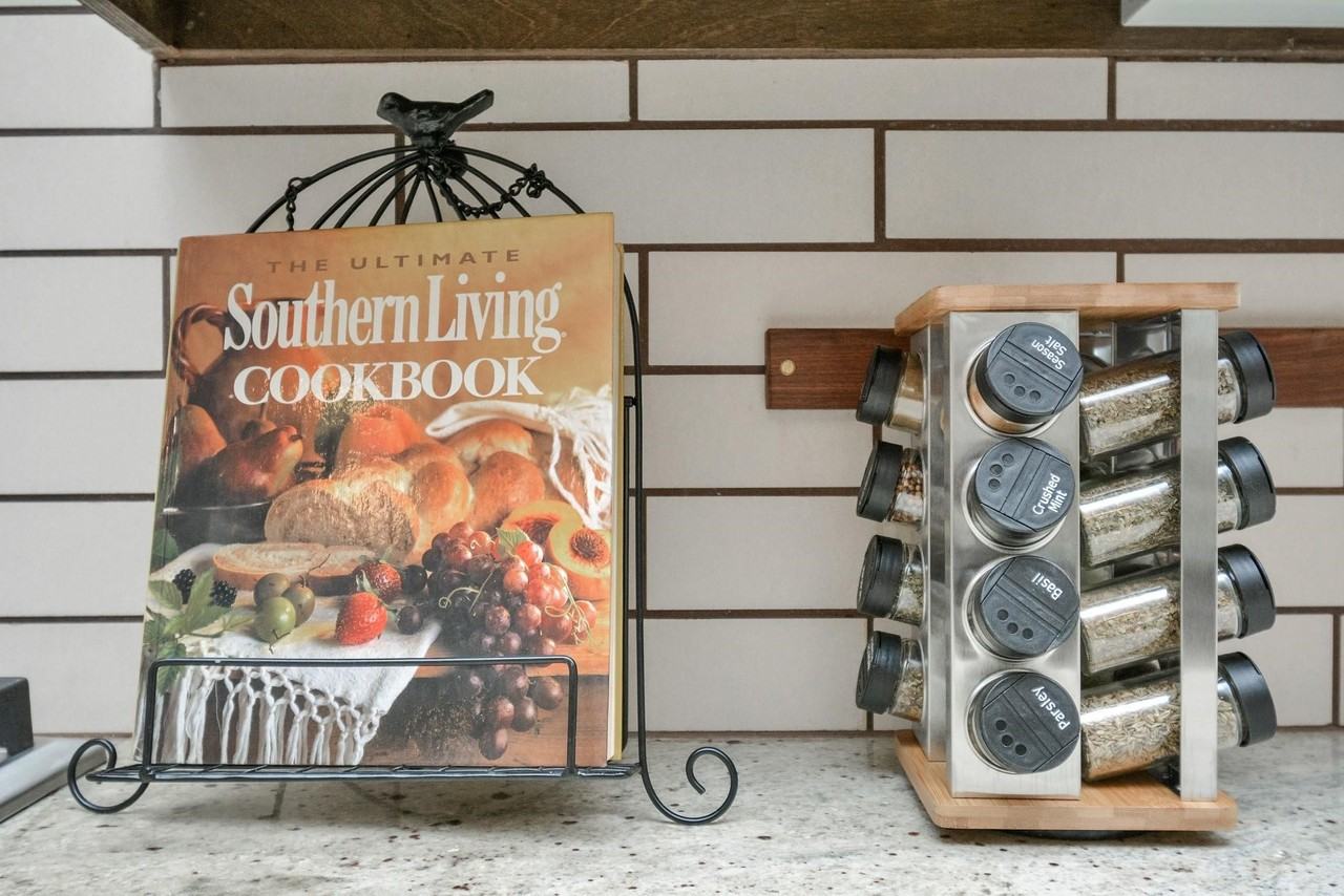 4608 Nett St #4608D - Photo 6 of 47