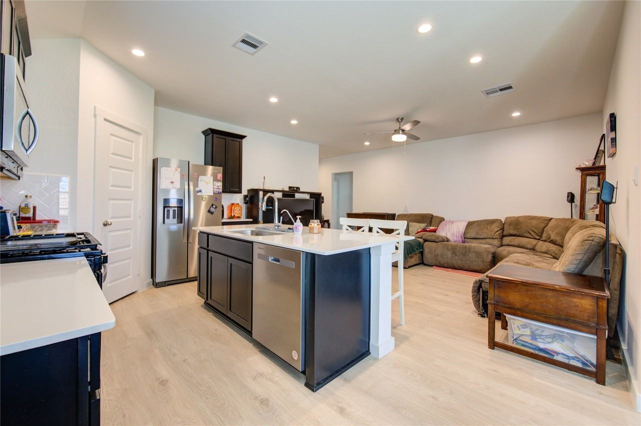 1106 Isola Bella Dr #1106 - Photo 2 of 16